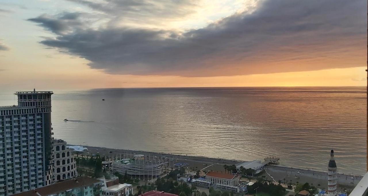 Luxury Sea View Orbi City Batumi Esterno foto