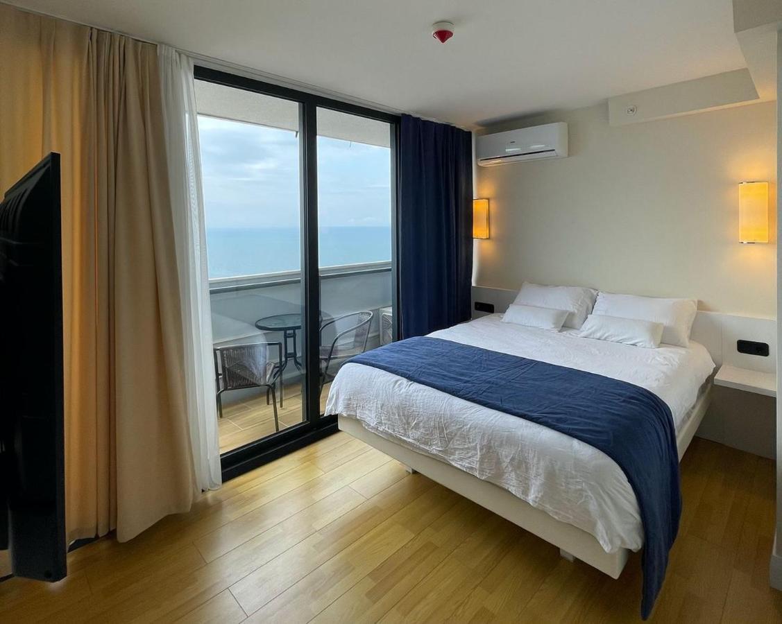 Luxury Sea View Orbi City Batumi Esterno foto